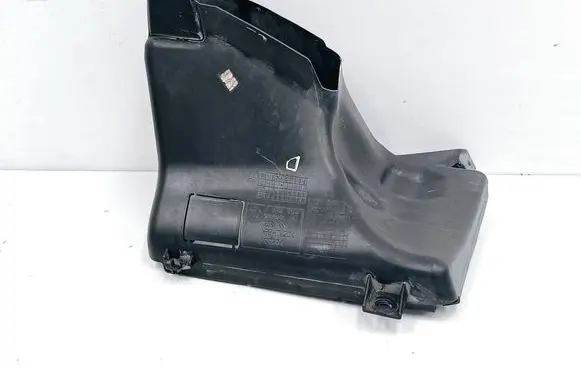 BMW 7 F01 F02 F03 F04 Air intake duct part 7184158