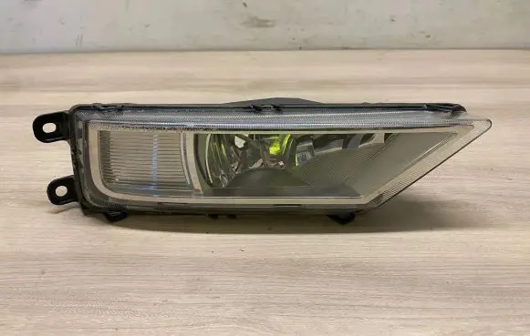 Volkswagen Tiguan Front fog light