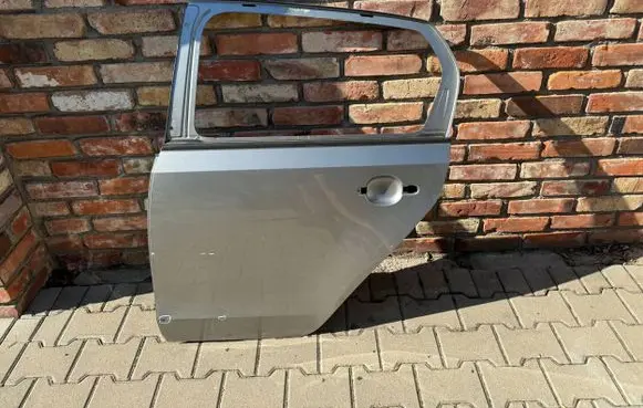 Volkswagen Up Rear door