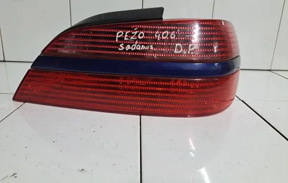Peugeot 406 Rear/tail lights 9630364777