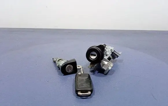 Volkswagen Golf Plus Ignition lock 1K0905851B