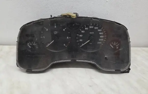 Speedometer (instrument cluster)