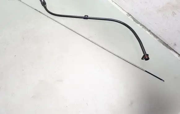 Maserati Ghibli Oil level dip stick 