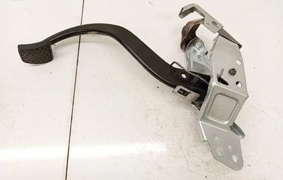 Opel Zafira B Clutch pedal 13192506