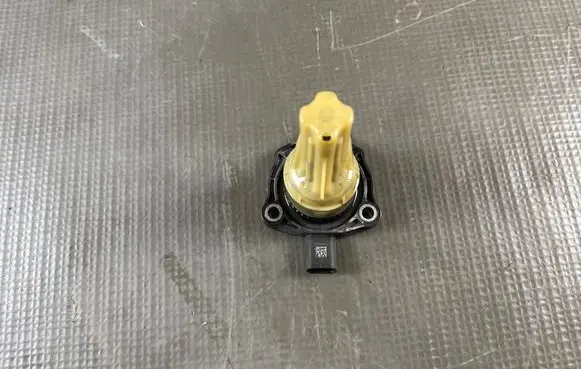 Volkswagen T-Roc Oil level sensor 04C907660A
