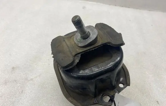 BMW X5 E70 Engine mount bracket 6787103