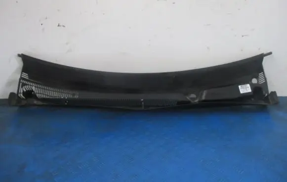 Ford Fusion Wiper trim 2N11-N02228-AC