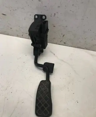 Audi A6 S6 C6 4F Accelerator throttle pedal 4F2721523 6PV00898402