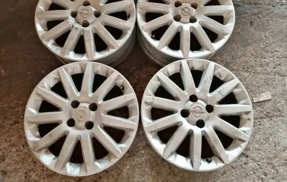 R16 alloy rim