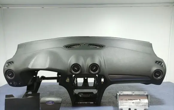 Ford Mondeo MK IV Dashboard