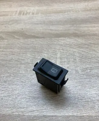 Volkswagen PASSAT B3 Windscreen/window heater switch 321959621B