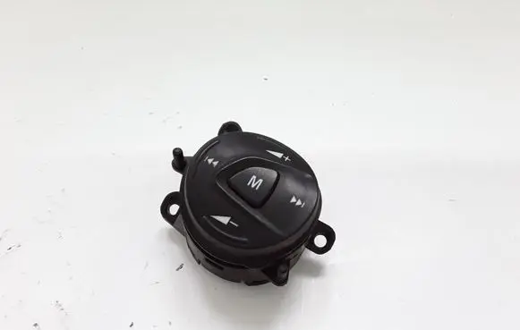 Ford Focus Steering wheel buttons/switches AM5T14K147CA