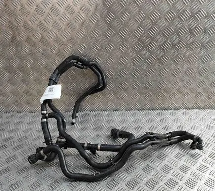 Volvo XC40 Engine coolant pipe/hose 32325211
