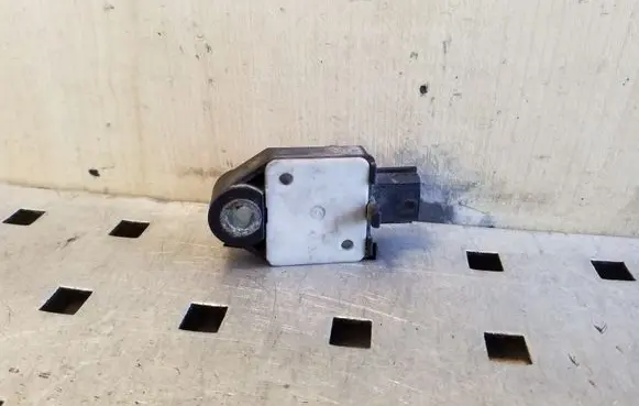 Toyota Corolla E120 E130 Airbag deployment crash/impact sensor 8917302050