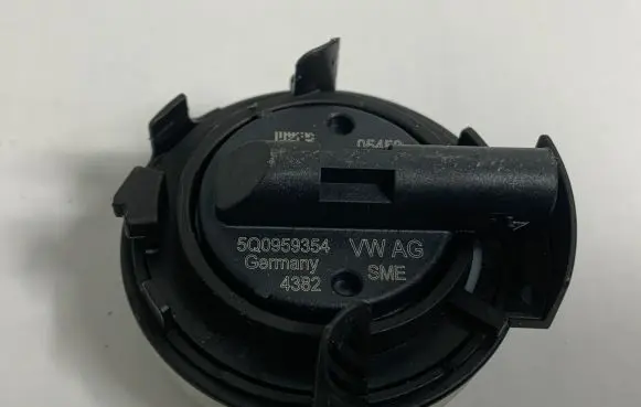 Volkswagen Golf VII Airbag deployment crash/impact sensor 5Q0959354