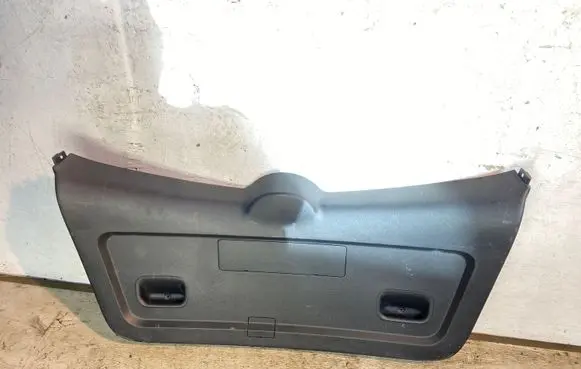 Toyota Corolla Verso AR10 Tailgate trim