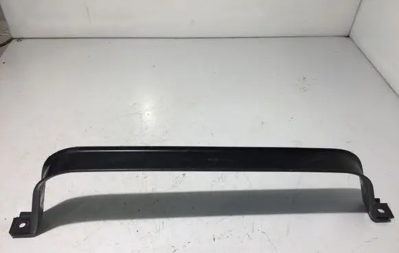 Fuel tank mounting bracket
