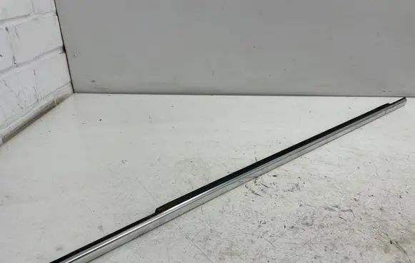 Opel Zafira C Front door trim (molding) 13259962