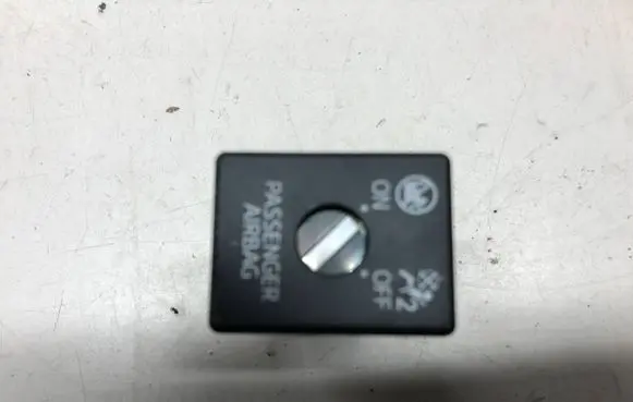 Passenger airbag on/off switch