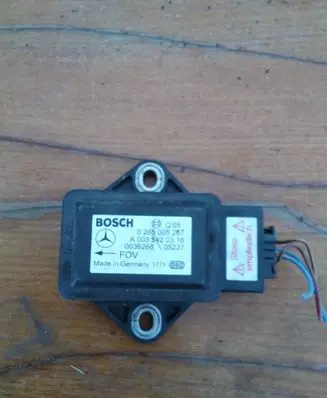 Mercedes-Benz E W211 ESP acceleration yaw rate sensor A0035420318