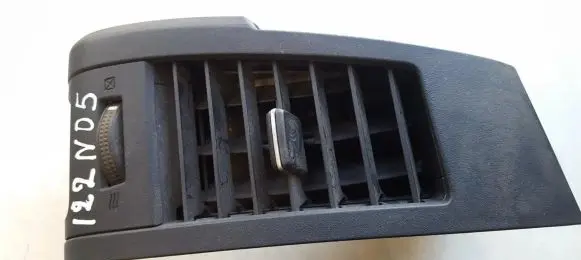 Nissan Murano Z50 Dashboard side air vent grill/cover trim 68761cb000 68761cb001