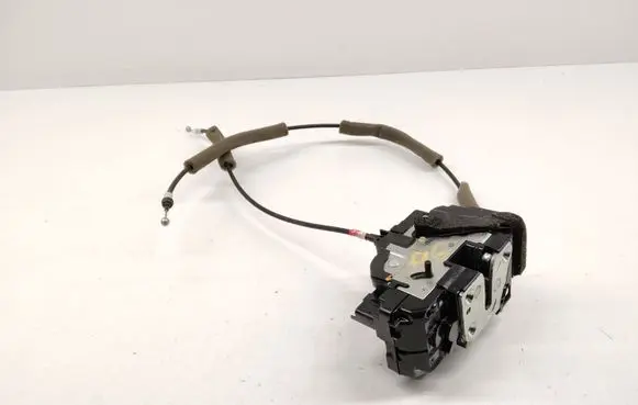 Mercedes-Benz X-class W470 Rear door lock 