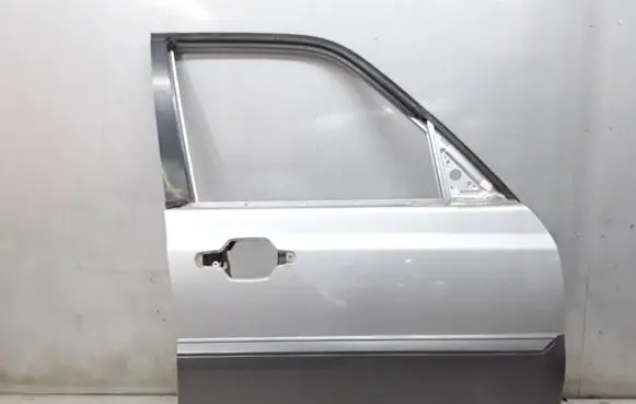 Hyundai Terracan Front door