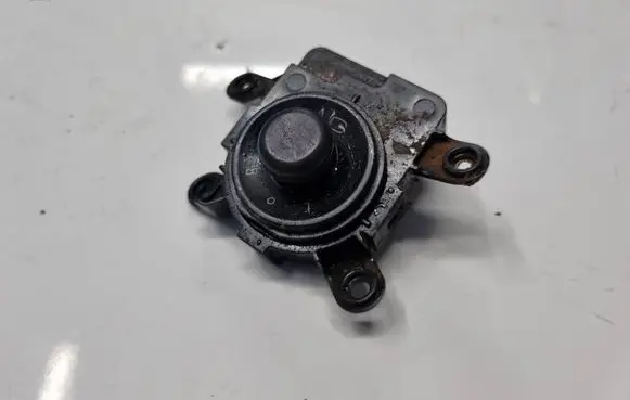 Chevrolet Orlando Wing mirror switch 13296440