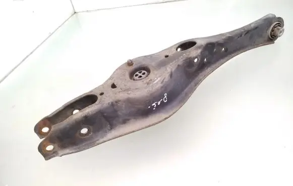 Volkswagen PASSAT B8 Rear upper control arm/wishbone 3Q0505311C