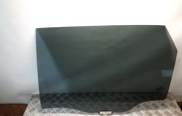KIA Sorento Rear door window glass