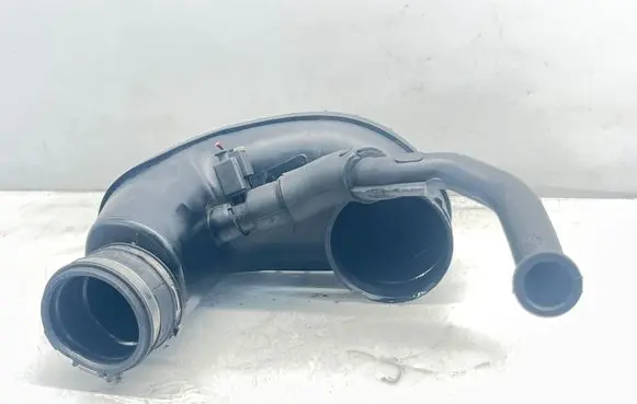Mercedes-Benz C W204 Air intake duct part A6460940997
