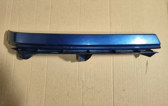 Under headlight/headlamp trim