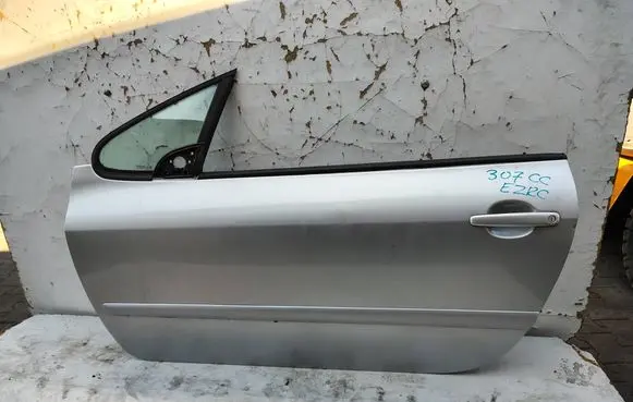 Peugeot 307 CC Front door 