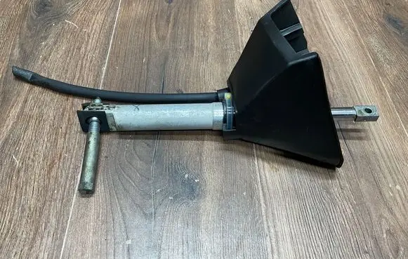 Mercedes-Benz SL R129 Convertible roof main ram cylinder 1298000272 1297700462 A1298000272