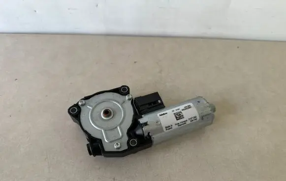 BMW 4 G22 G23 G24 G26 Sunroof motor/actuator 9929003888 405884