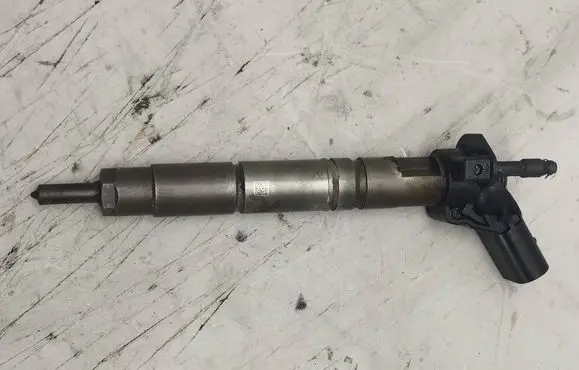 Mercedes-Benz ML W164 Fuel injector A6420700587 051215 0445115