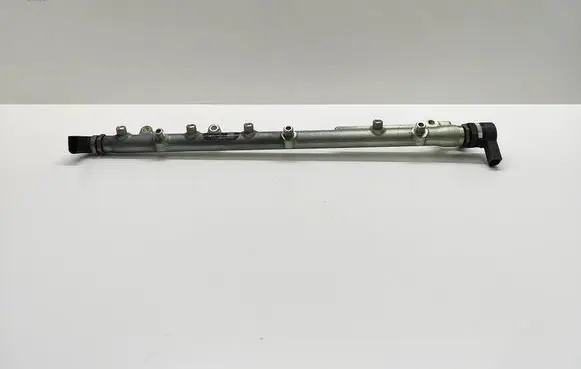 BMW 5 E60 E61 Fuel main line pipe 7788679 0445216008 092876
