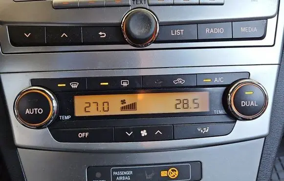 Toyota Avensis T270 Climate control/heater control trim 5590005520 IMPRK1481703