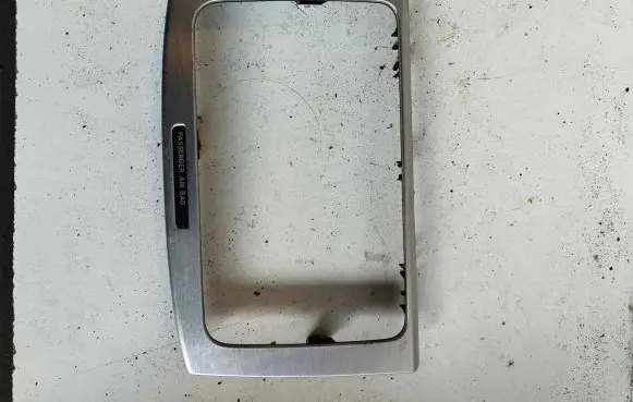 Radio/GPS head unit trim