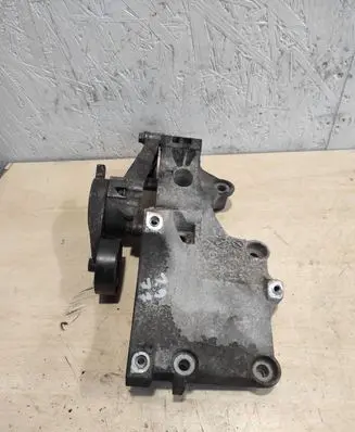 Audi A3 S3 8P Engine mounting bracket 038903143A