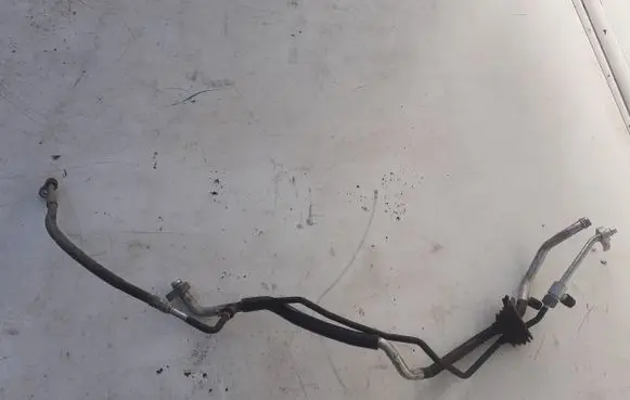 Volkswagen PASSAT B5 Air conditioning (A/C) pipe/hose 3B1260712D 8D0260753A