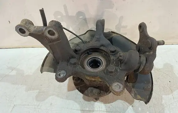 Toyota Avensis T270 Front wheel hub