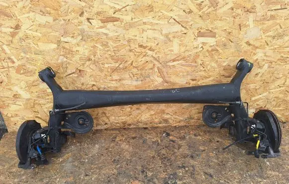 Nissan Qashqai J12 Rear axle beam 
