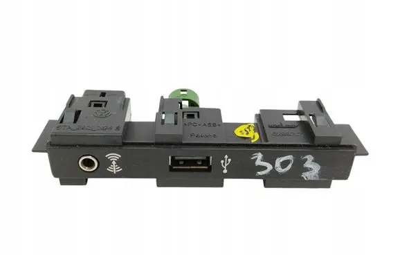 Volkswagen Touran III USB socket connector 5Q0035724