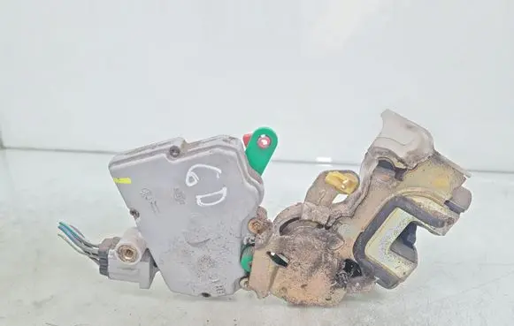 Nissan Terrano Rear door lock
