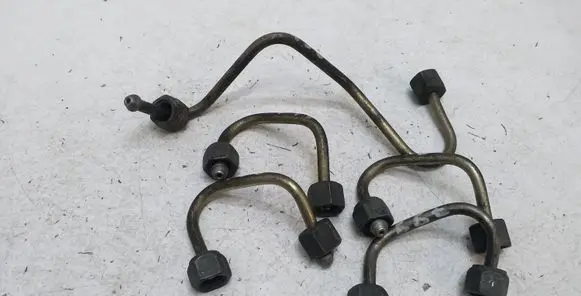 Mitsubishi Carisma Fuel injector supply line/pipe 