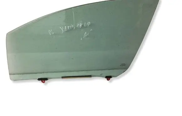Toyota Yaris Front door window glass four-door 
