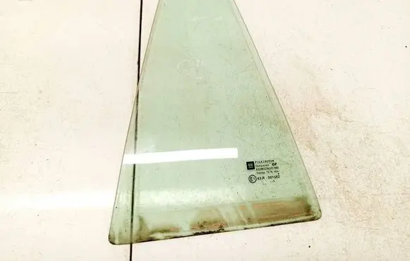 Opel Astra H Rear vent window glass AS2