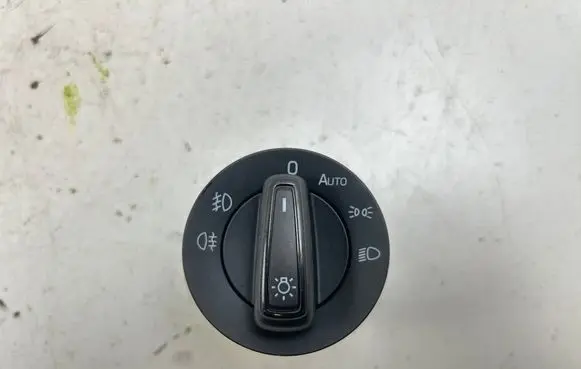 Skoda Octavia Mk3 (5E) Light switch 5E0941431D