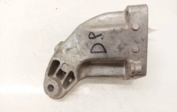 Mercedes-Benz E W212 Engine mounting bracket A6422233404